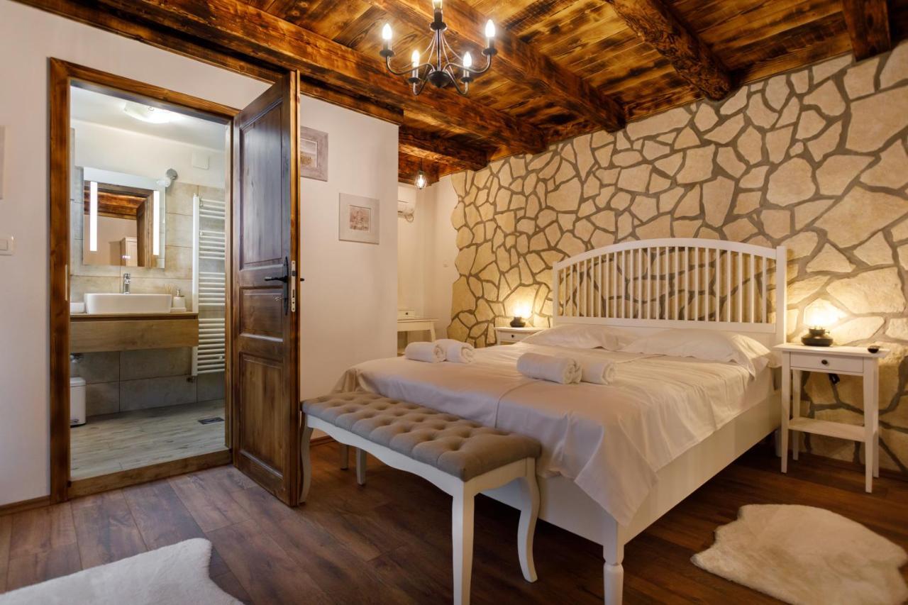 Rustic Apartment Evelin Krk Town Exterior photo
