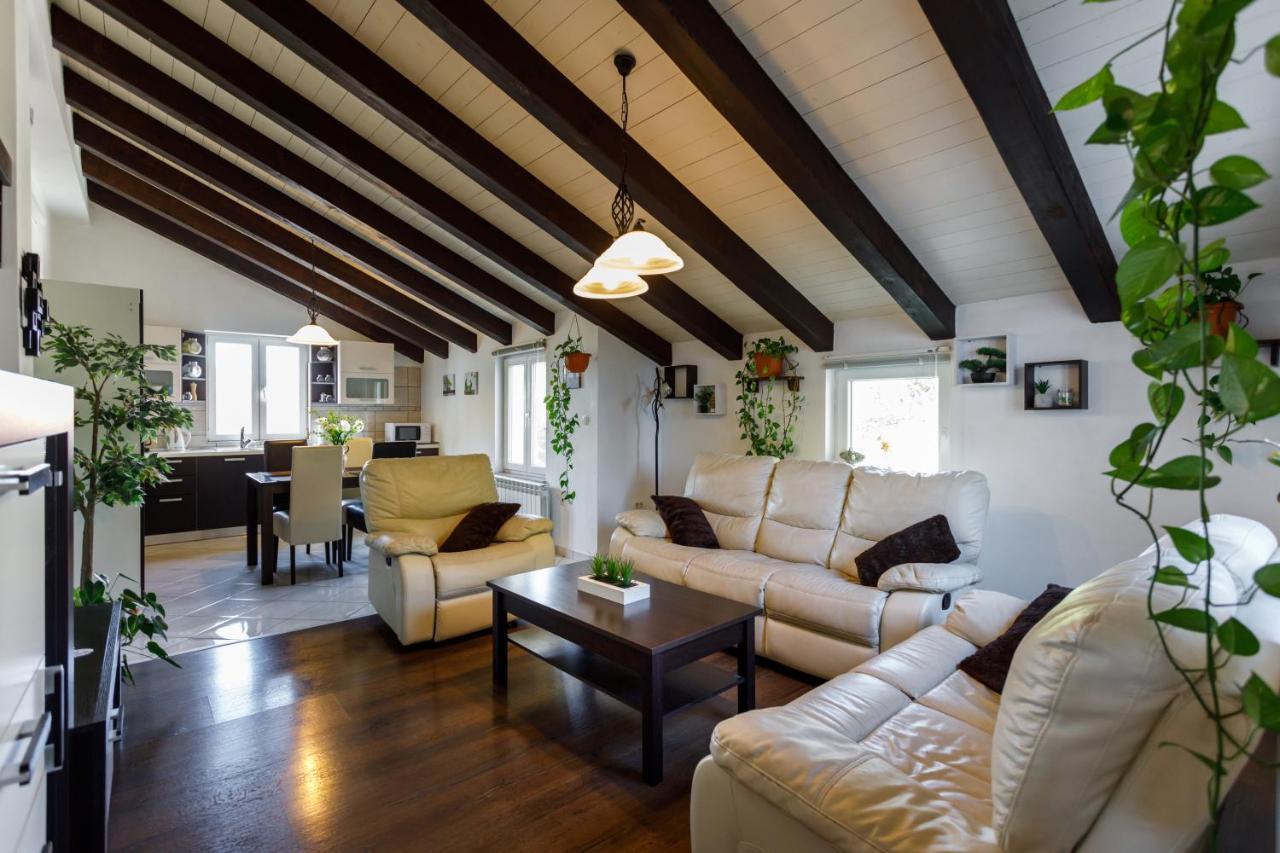 Rustic Apartment Evelin Krk Town Exterior photo