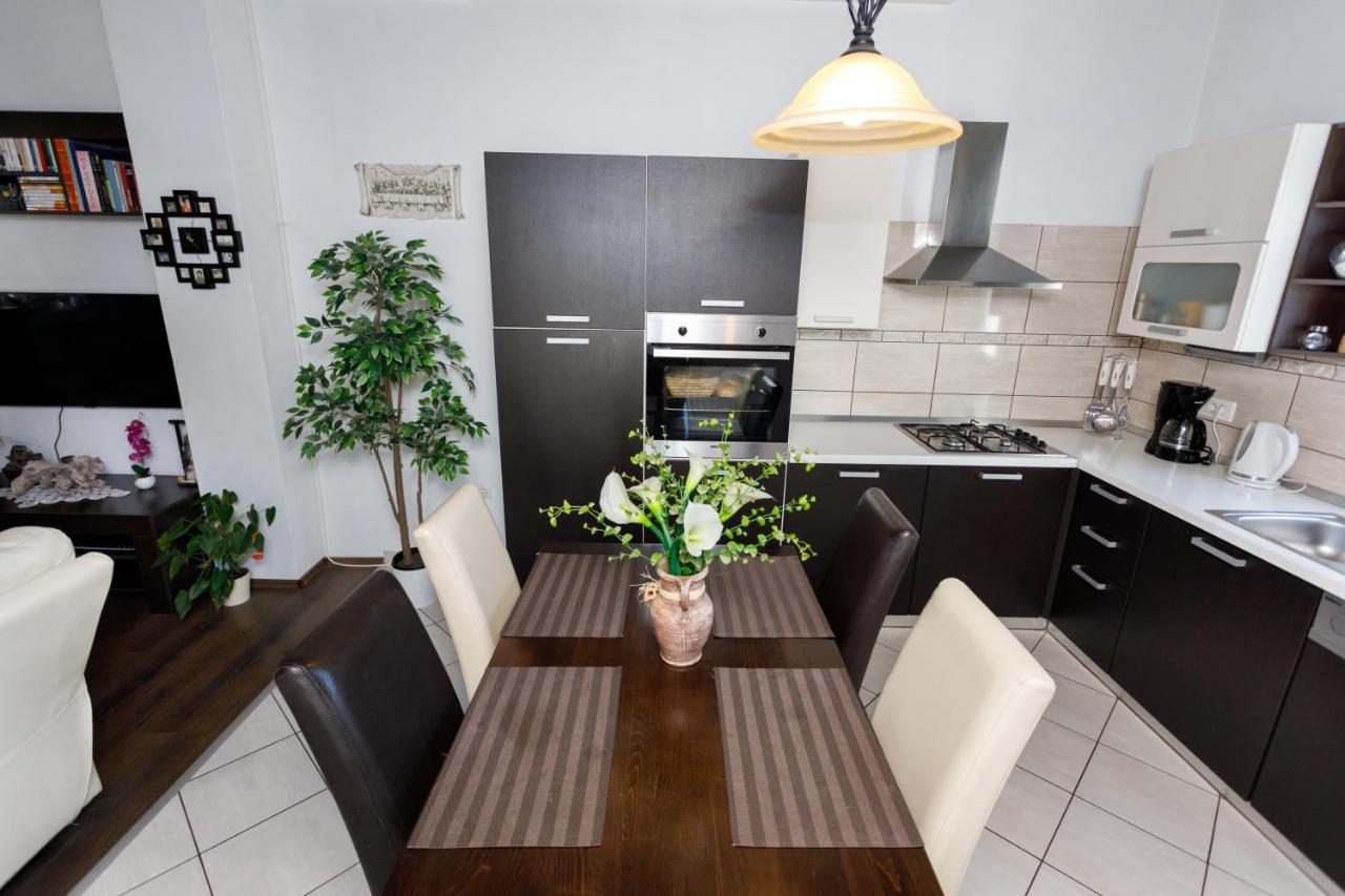 Rustic Apartment Evelin Krk Town Exterior photo
